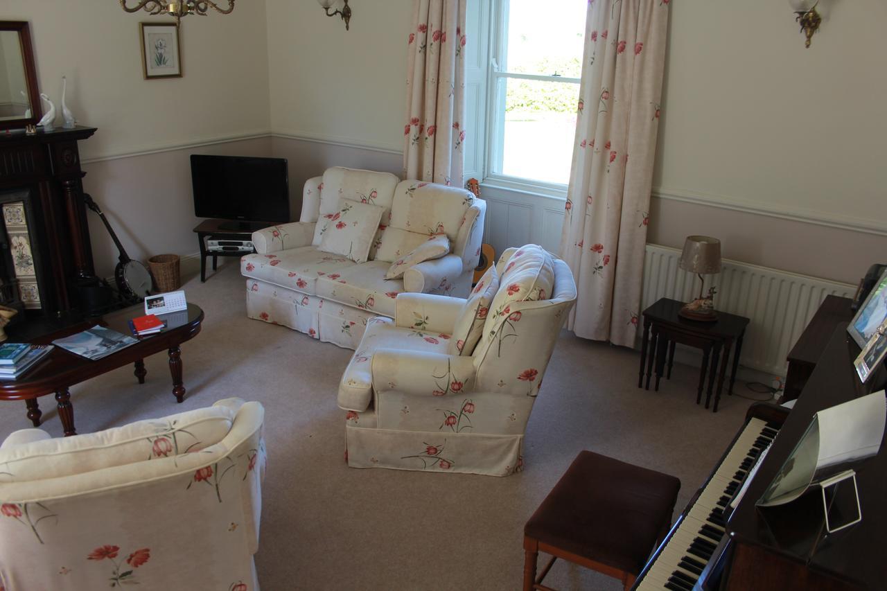 Grey Gables Bed & Breakfast 3*